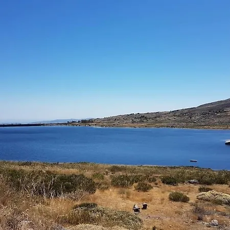 Refugio Serrano Serra Da Estrela קוביליה